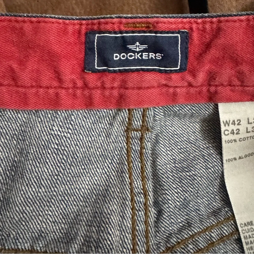 Dockers Men's 100% Cotton Relaxed Fit Straight Leg Blue Jeans Size W42 L32